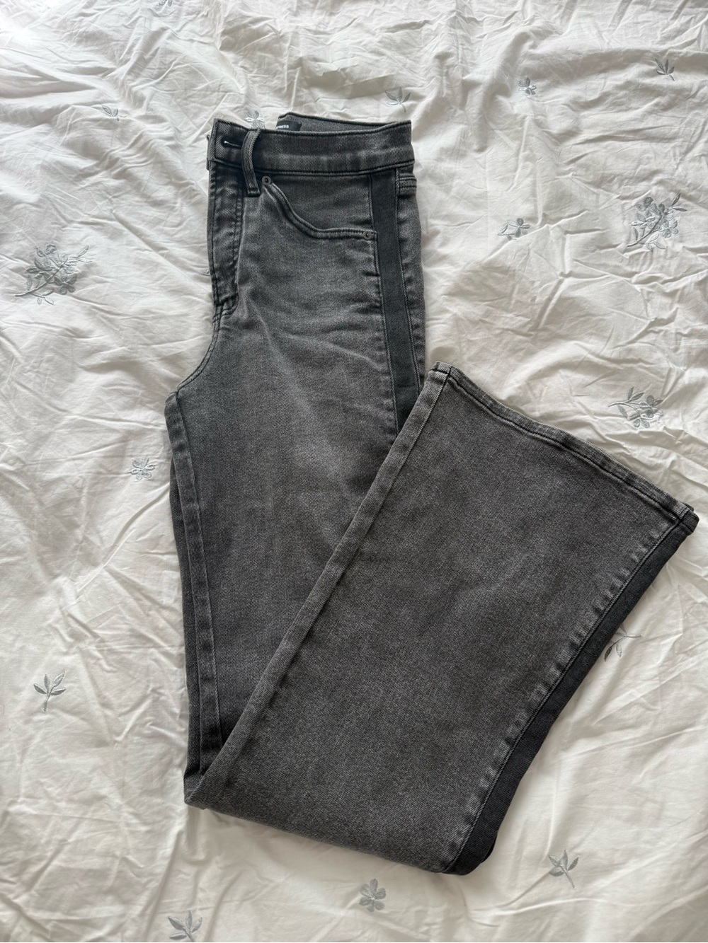 Express Women's Wide Leg Jeans in Washed Black